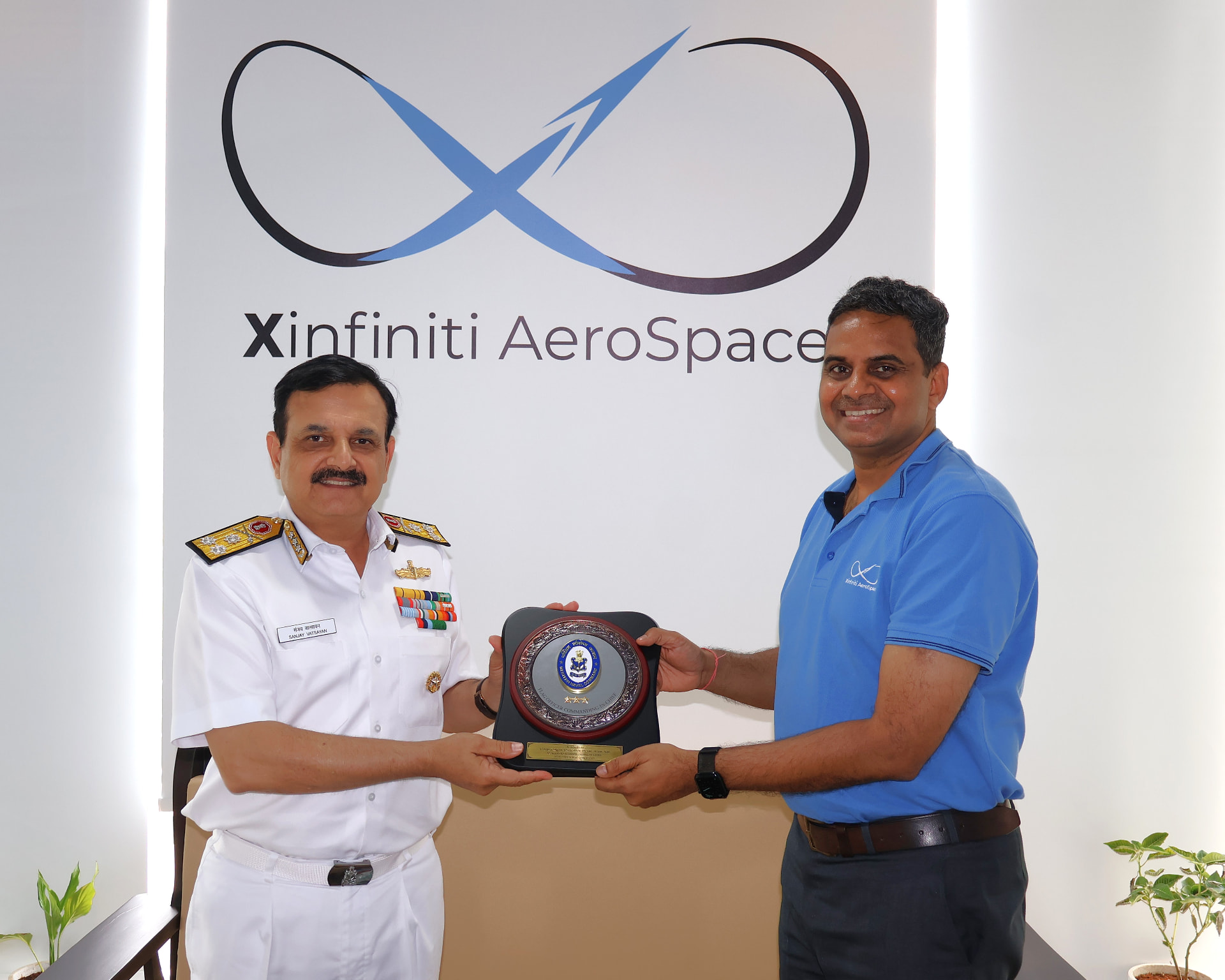 Naval memento exchange during the FOC-in-C (West) visit
